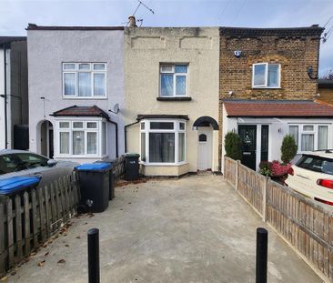 3 bedroom terraced house to rent - Photo 6
