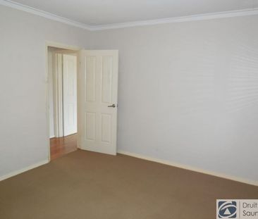 FANTASTIC DUPLEX WALKING DISTANCE TO KARRINYUP SHOPPING CENTRE - Photo 3