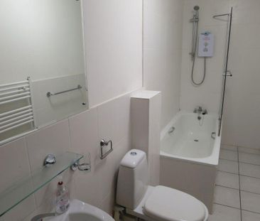 6 bedroom house to rent - Photo 2