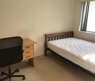 4/113 Sir Fred Schonell Drive, St Lucia, QLD 4067 - Photo 1