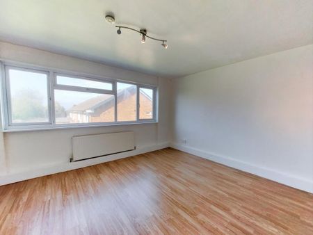 3 bedroom apartment to rent - Photo 4