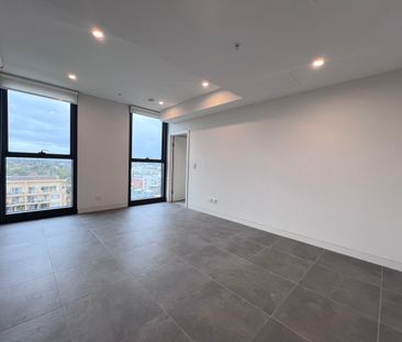 Modern 1-Bedroom + Study Apartment in Prime Homebush Location - Photo 3