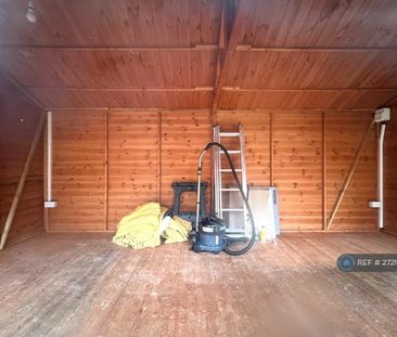 3 bedroom semi-detached house to rent - Photo 2