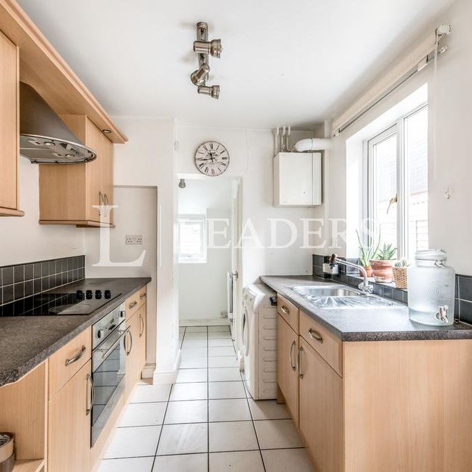 2 bedroom end of terrace house to rent - Photo 1