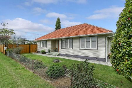 Very nice big house, nice big garden, big garage - Photo 3