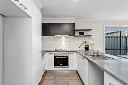 Exclusive Rooming House &lpar;Bed&plus;Bath&plus;Carspace&rpar; - Photo 2