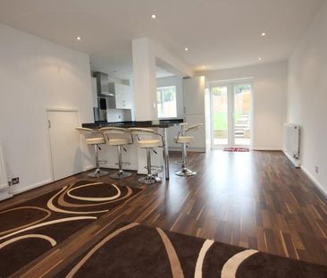 3 bedroom terraced house to rent - Photo 5