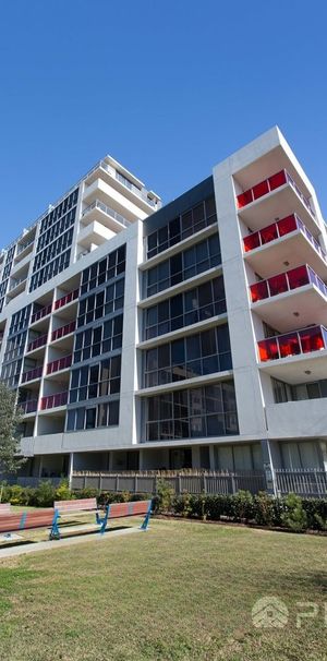 Split level 2 bedrooms modern apartment for lease now! - Photo 1