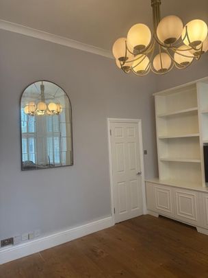 2 Bed Flat, Powis Square, W11 - Photo 1