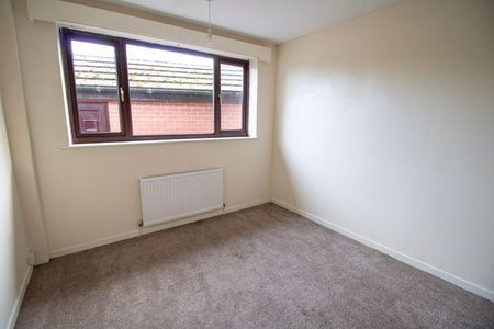 2 bedroom detached bungalow to rent - Photo 2