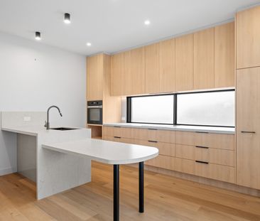 1/7 Martin Street, Thornbury VIC 3071 - Townhouse For Rent | Domain - Photo 5