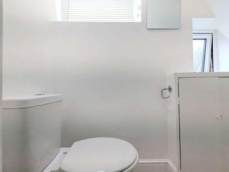 Gould Road, Bedfont, TW14 - Photo 3