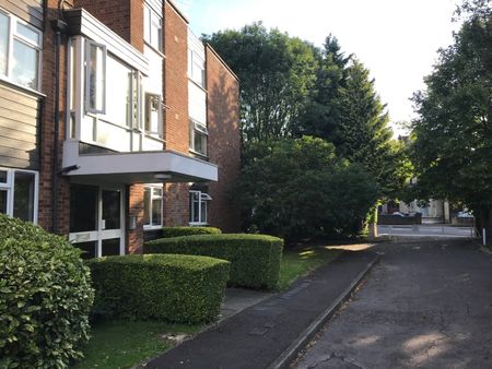 2 Bed Flat, Bedford Hill, SW12 - Photo 5