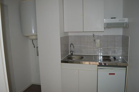 Location Appartement 1 pièce 31m² - Photo 2
