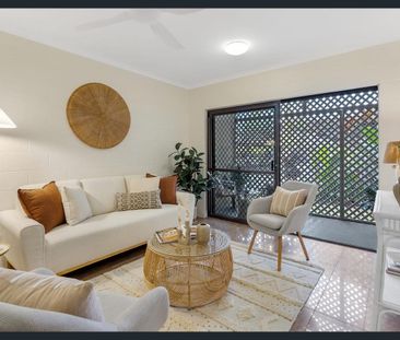 Freshly Updated Ground Floor Apartment - Photo 1