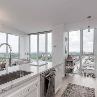 ELEVATE YOUR LIFE WITH THIS 2+1 BDRM CONDO AT ST CLAIR AND BATHURST! - Photo 3