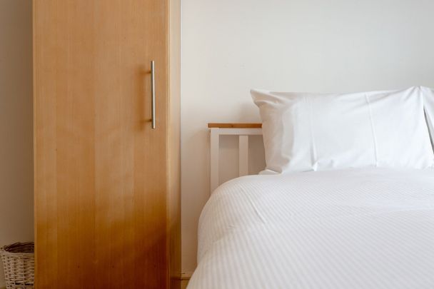 2 Bed Flat, Trinity Square, EC3N - Photo 1