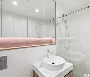 Two Bedroom + Large Study, Perfect for WFH - Photo 4