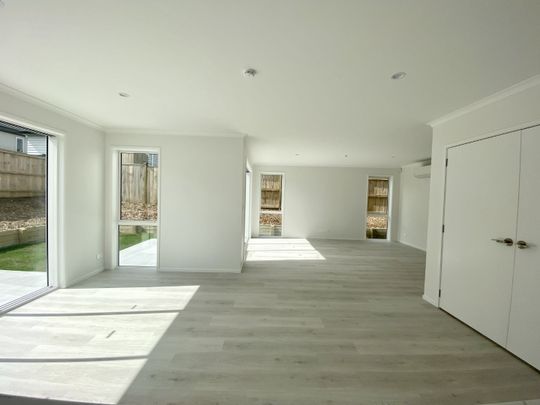 Property Management33 Siren Street, Milldale - House for Rent - Photo 1