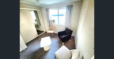 Room with ensuite $325 fully furnished - Photo 2