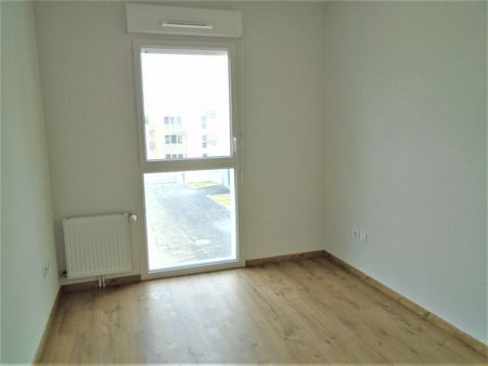 Location Appartement 3 pièces 57m² ROYAN 17200 - Photo 2
