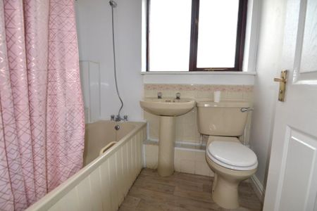 2 bedroom terraced house to rent - Photo 5