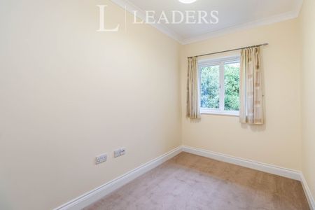 2 bedroom apartment to rent Terrace Road, Walton-on-Thames, KT12 - Photo 2
