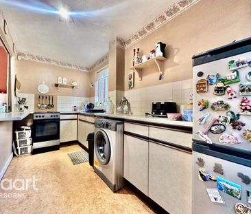 2 bedroom semi-detached house to rent - Photo 5