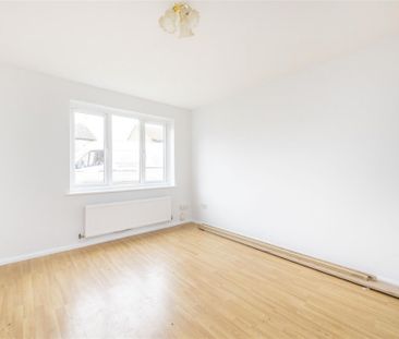 3 bed House - Semi-Detached To Let - Photo 6