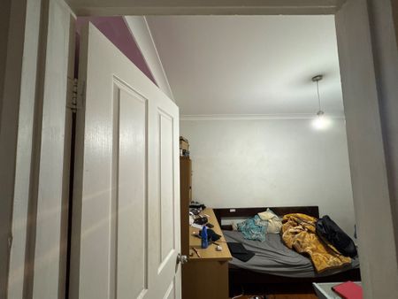 3-bedroom shared house, College Place - Photo 2