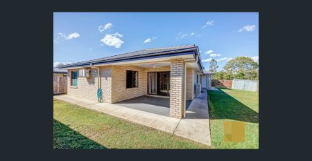 Spacious 4-Bed, 2 Living Family Home on 601m² in Great Location - Photo 3