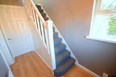 13 Ballygowan Road, BT57LH, Belfast - Photo 3