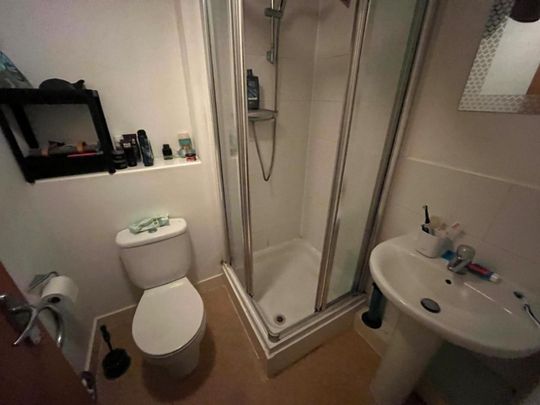 2 bedroom Flat To Let - Photo 1