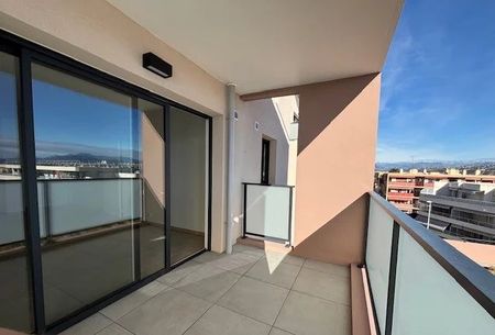 Location Appartement 2 pièces 41m² ST LAURENT DU VAR 06700 - Photo 5