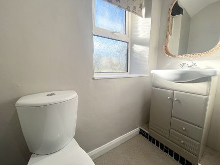 Main Road, Keighley, East Morton - Photo 2