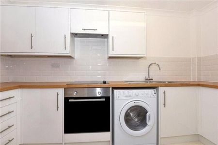 Rosefield Road, Staines-upon-Thames, Surrey, TW18 4QD - Photo 5