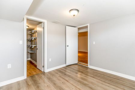 For Lease - 6 Davis Road Unit# Lower, Aurora, Ontario - Photo 3