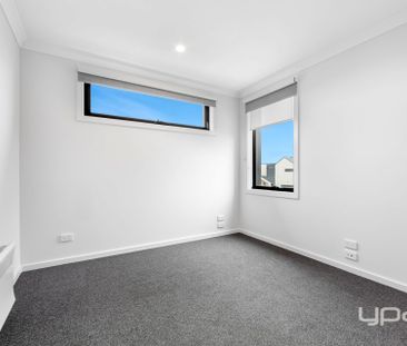 Modern Corner Townhouse Offering Comfort, Style and Convenience - Photo 4