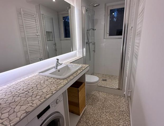 hochwertig renovierte 2 Zimmer Wohnung City West - Photo 1