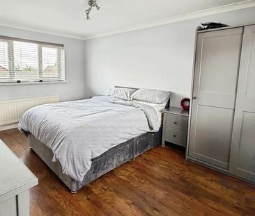 2 bedroom semi-detached house to rent - Photo 5