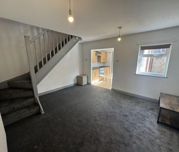 3 bedroom terraced house to rent - Photo 6