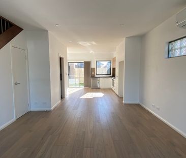 1/138-140 St Vigeons Road, Reservoir, Vic 3073 - Photo 5