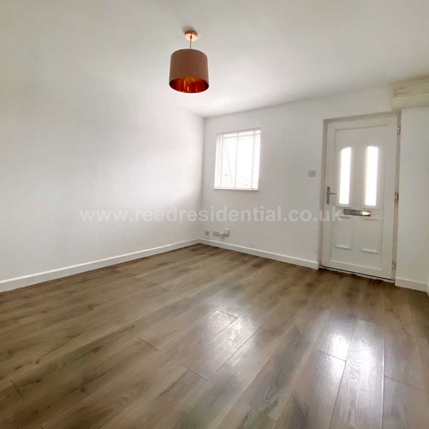 Water Lane, Purfleet On Thames - Photo 1