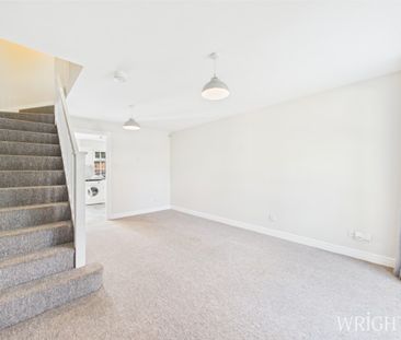 2 bedroom House - LONGCROFT GARDENS, WELWYN GARDEN CITY. - Photo 3
