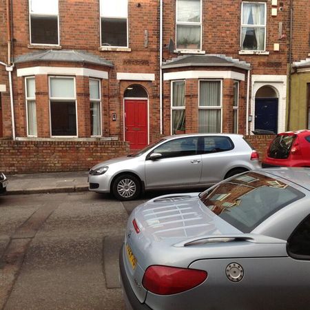 71 Fitzwilliam Street Apt 1, Belfast, BT9 6AX - Photo 4