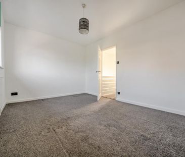 2 bedroom end of terrace house to rent - Photo 6