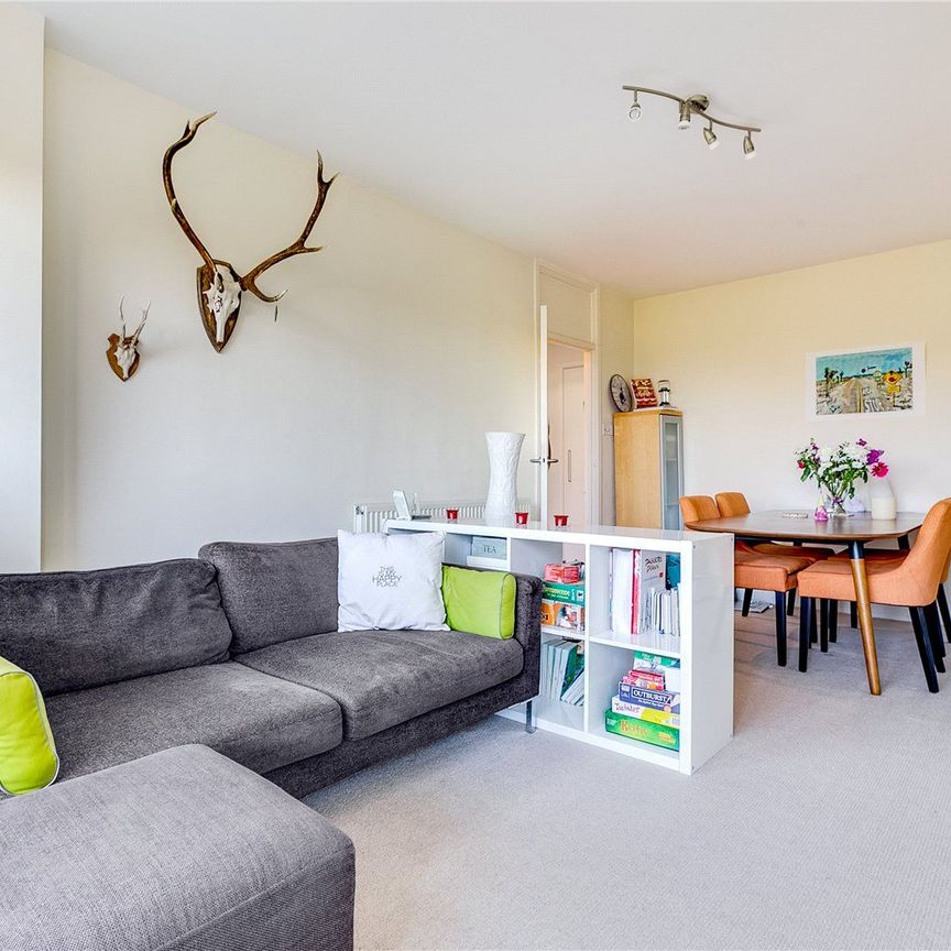 Hillcrest, Holland Park, W11 - Photo 1