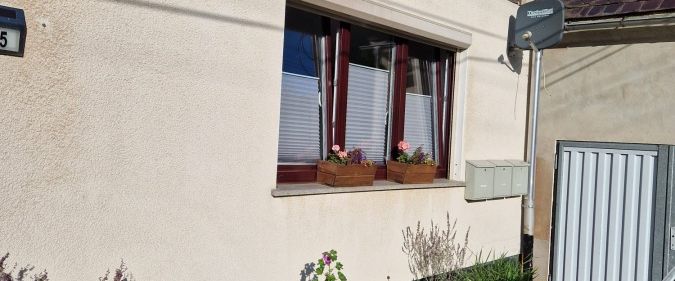 Teilmöbilierte 2-Zimmerwohnung im Tharandter Wald ab 01.11.25 frei - perfekt für Studenten - Photo 1
