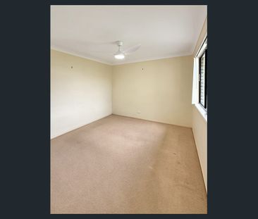 Comfortable Living in Rosewood - Photo 2