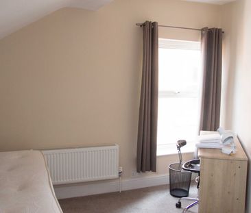 4 Bed Semi-Detached House, Bridge Grove, NG2 - Photo 3